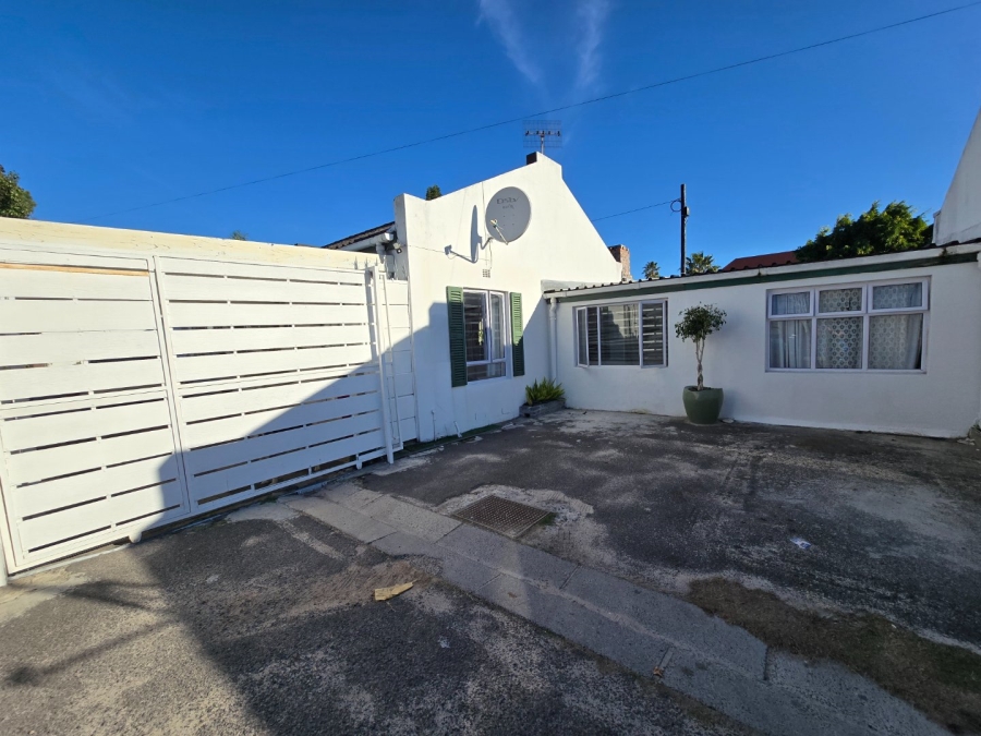 3 Bedroom Property for Sale in Kenwyn Western Cape